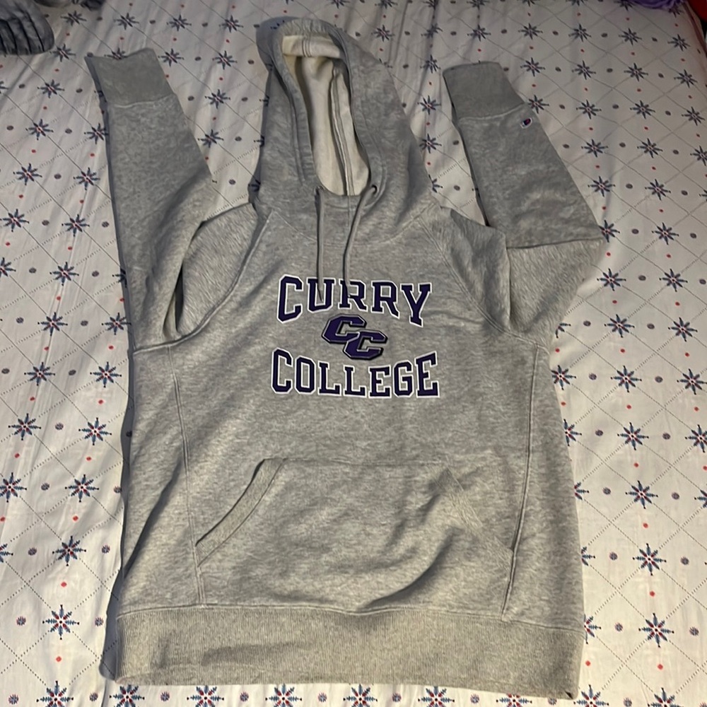 gray hoodie curry college